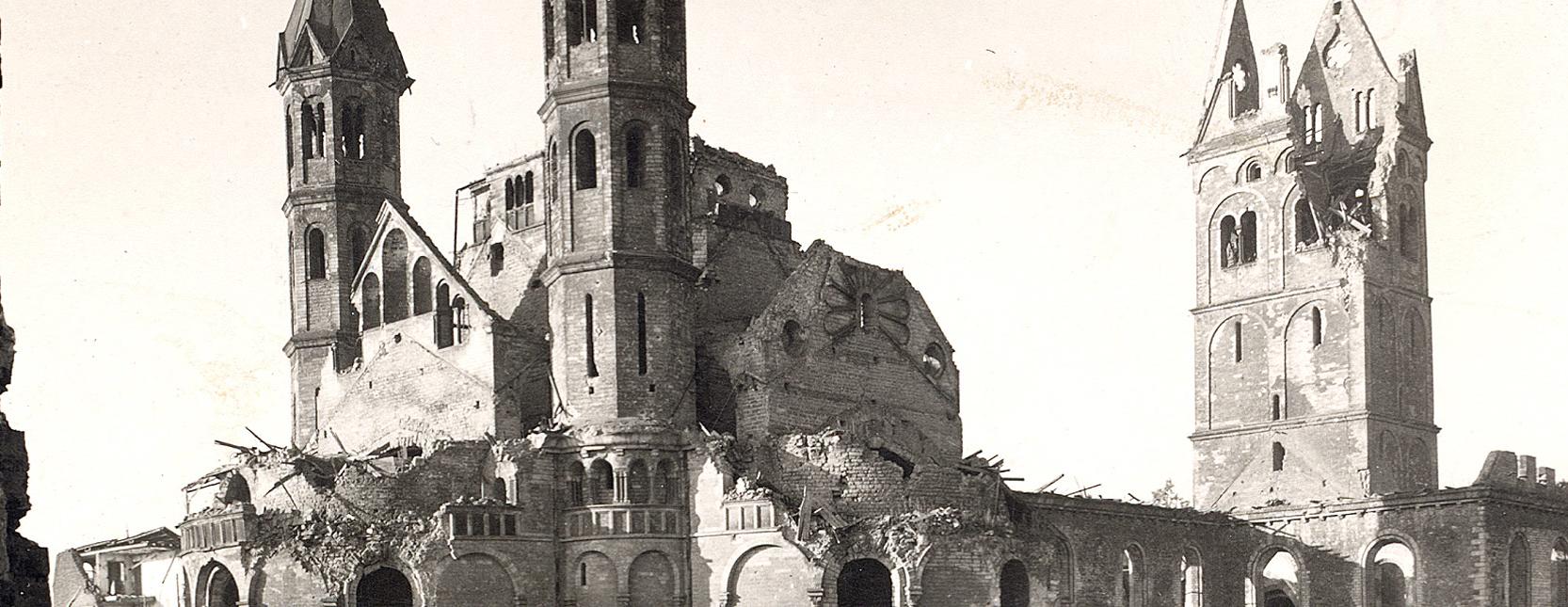 Zerstörte Basilika St. Aposteln 1946
