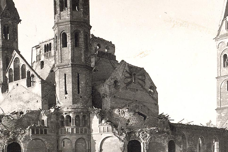 Zerstörte Basilika St. Aposteln 1946