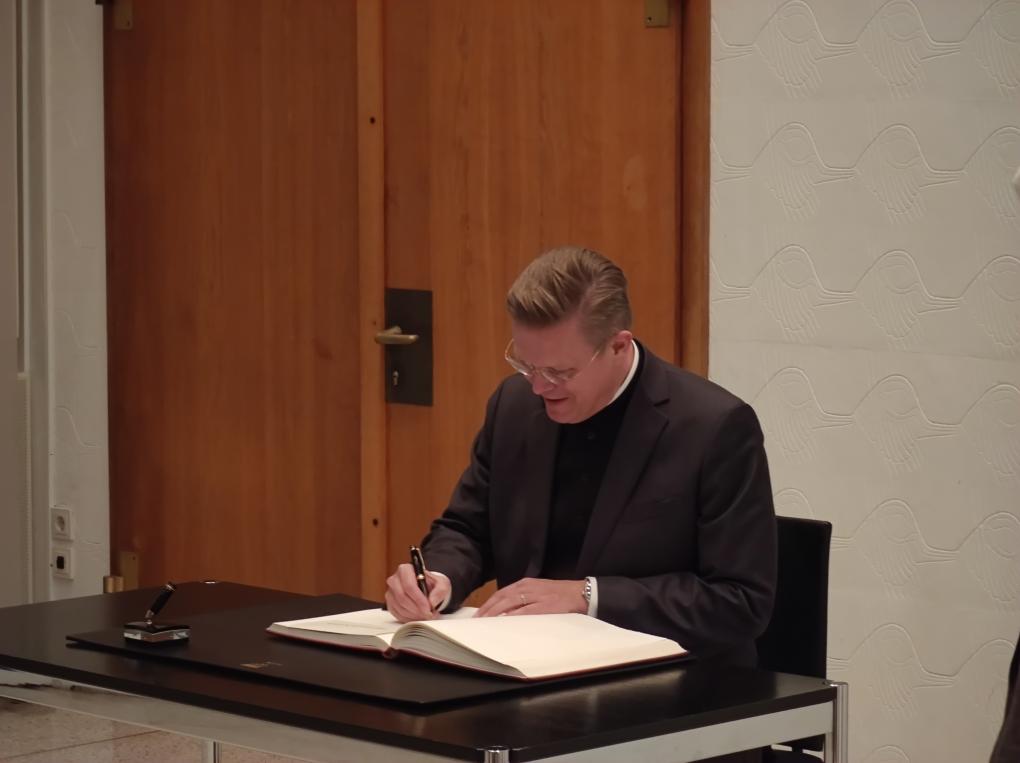 Eintragung im Gästebuch der Stadt Köln, Pfarrer Dr. Dominik Meiering
