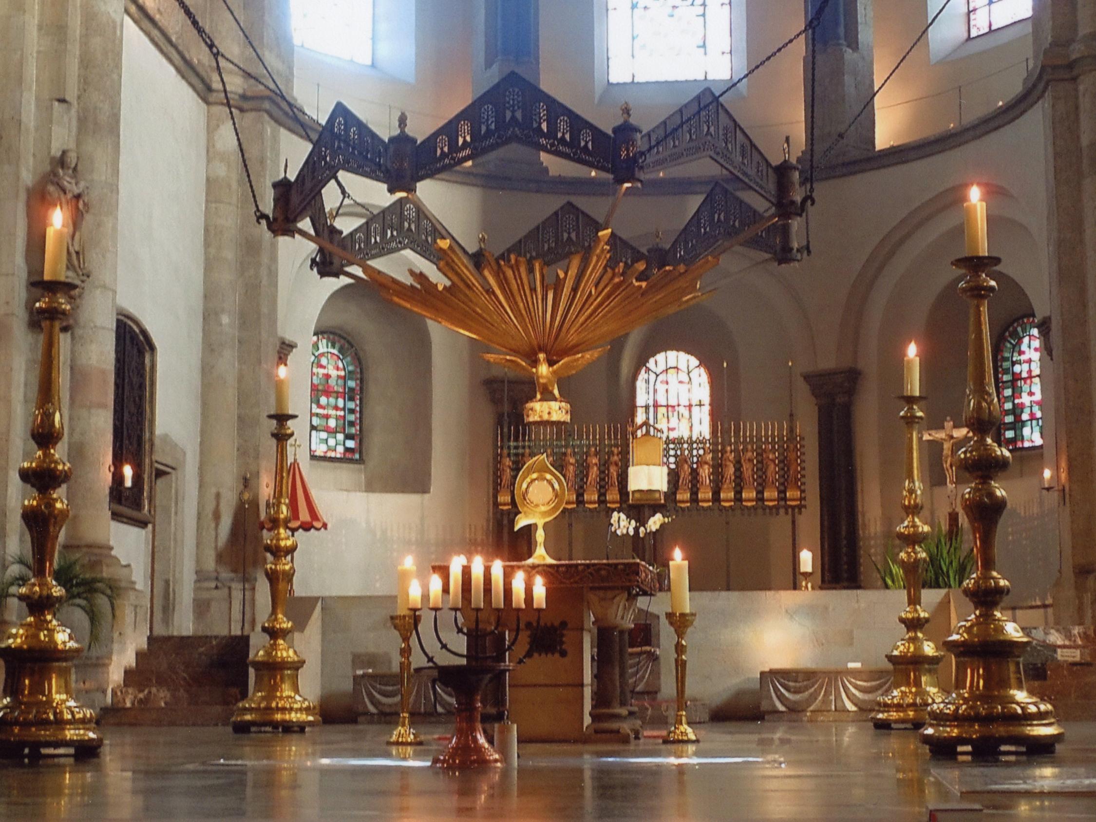 Altarraum_für_Eucharistische_Anbetung