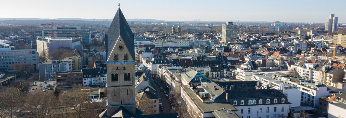 Drohne - Turm nach Westen